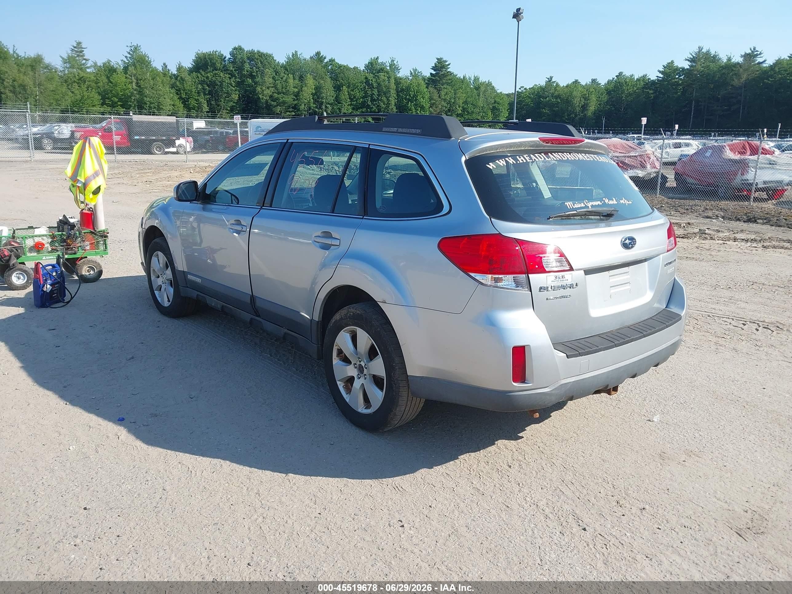 2012 Subaru Outback 2.5i Серебряный vin: 4S4BRBAC2C3218846