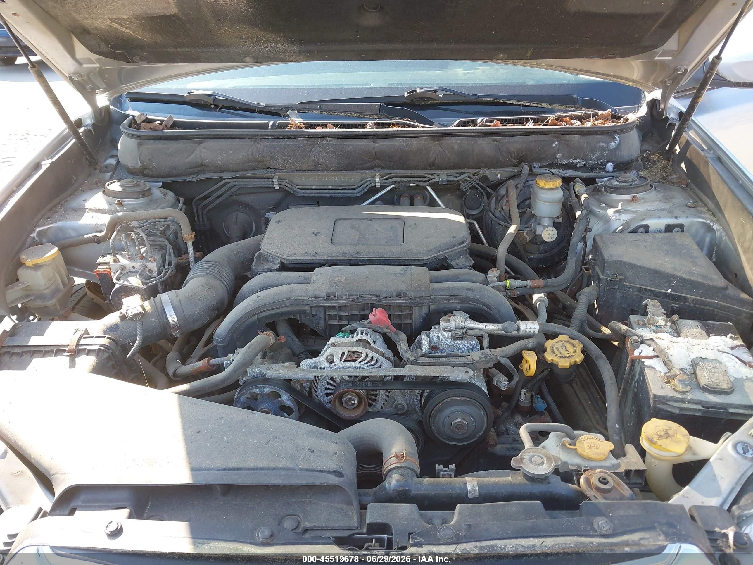 2012 Subaru Outback 2.5i Серебряный vin: 4S4BRBAC2C3218846