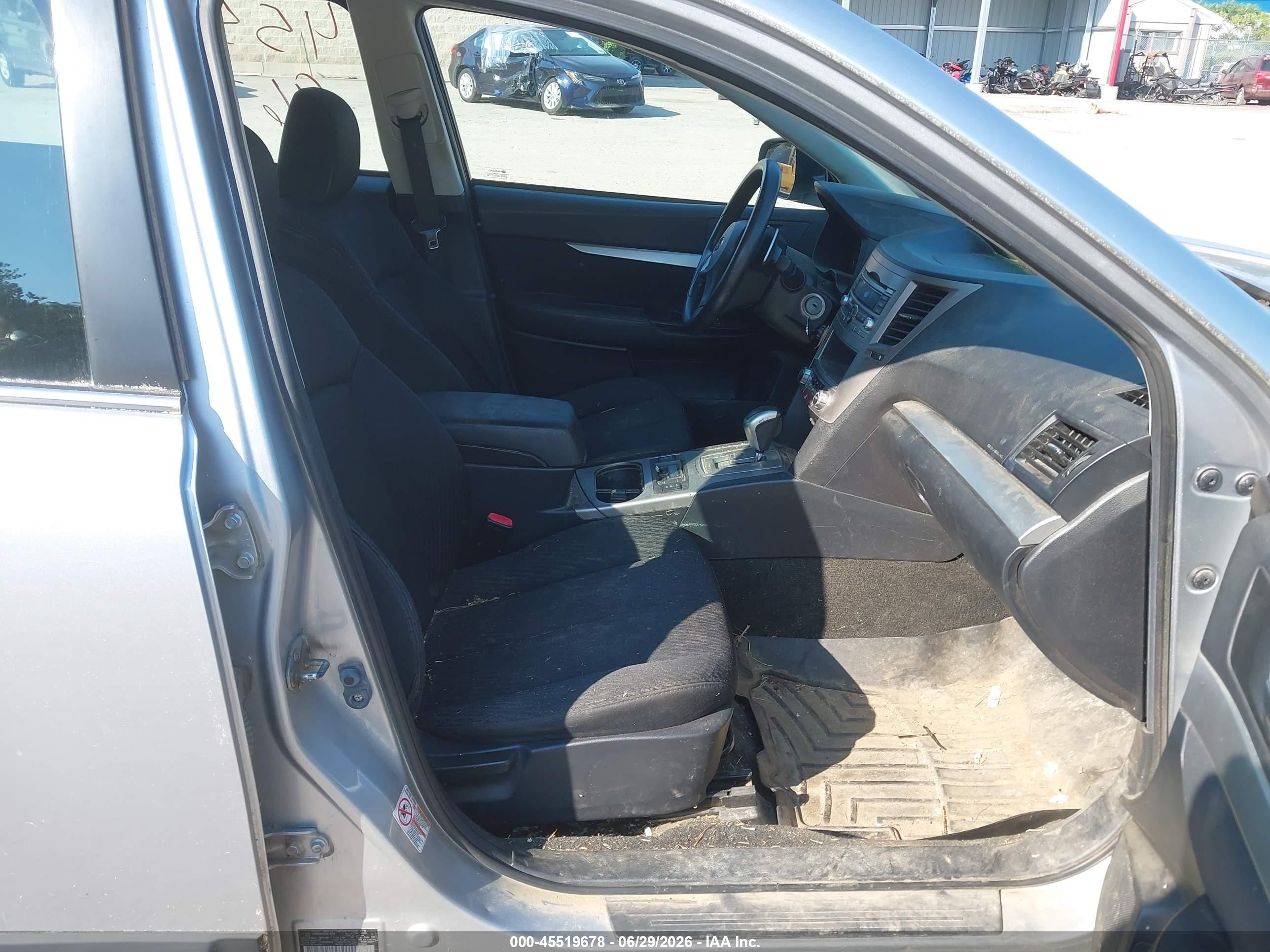 2012 Subaru Outback 2.5i Серебряный vin: 4S4BRBAC2C3218846