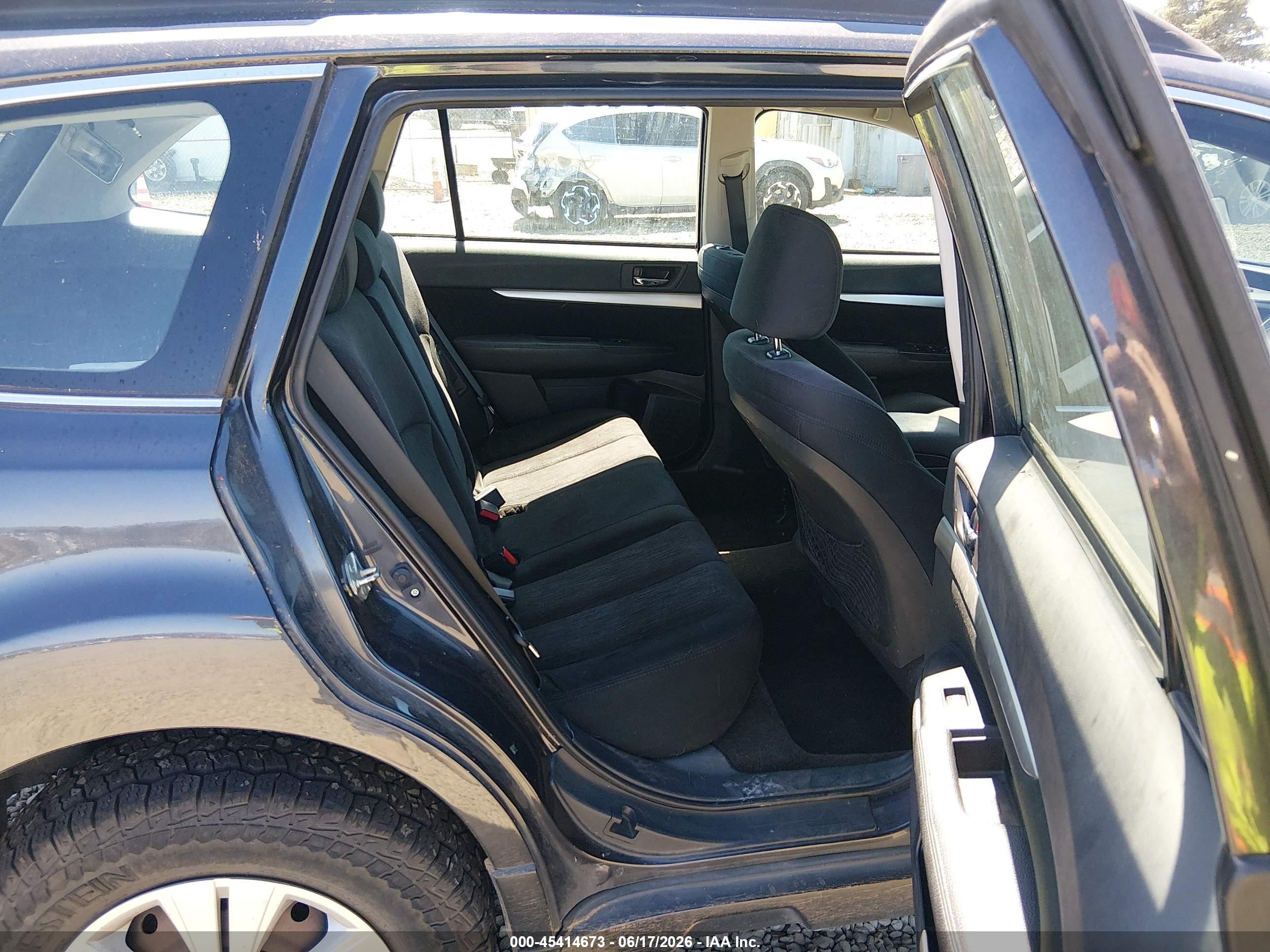 2013 Subaru Outback 2.5i Gray vin: 4S4BRBAC2D3214667