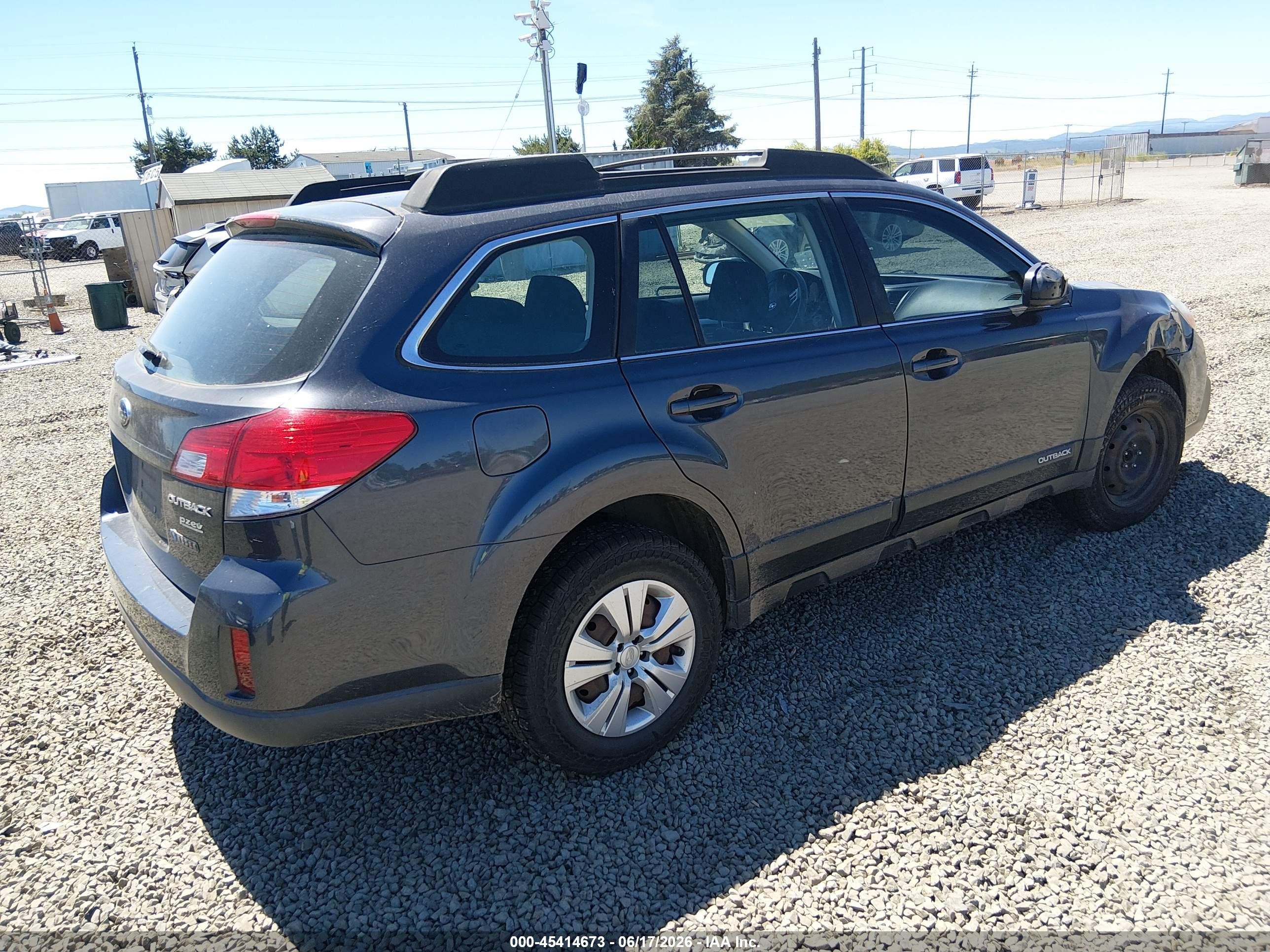 2013 Subaru Outback 2.5i Gray vin: 4S4BRBAC2D3214667