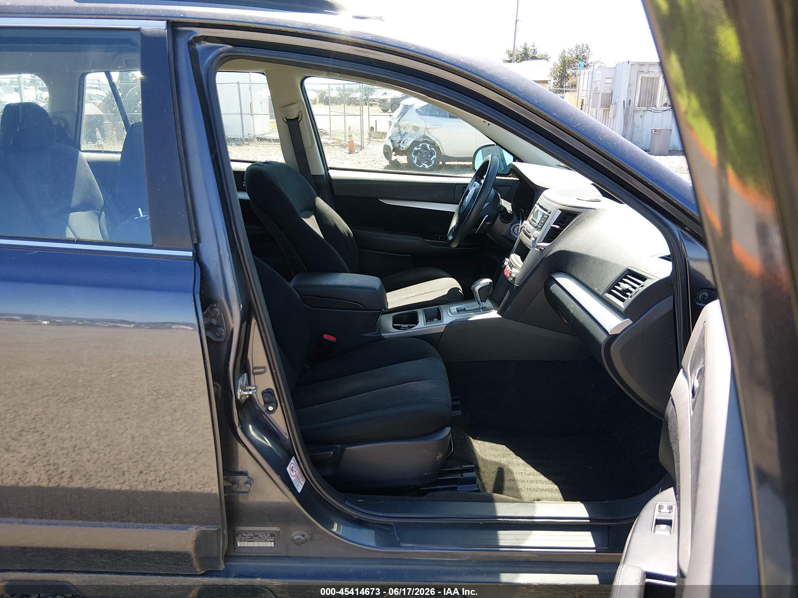2013 Subaru Outback 2.5i Gray vin: 4S4BRBAC2D3214667