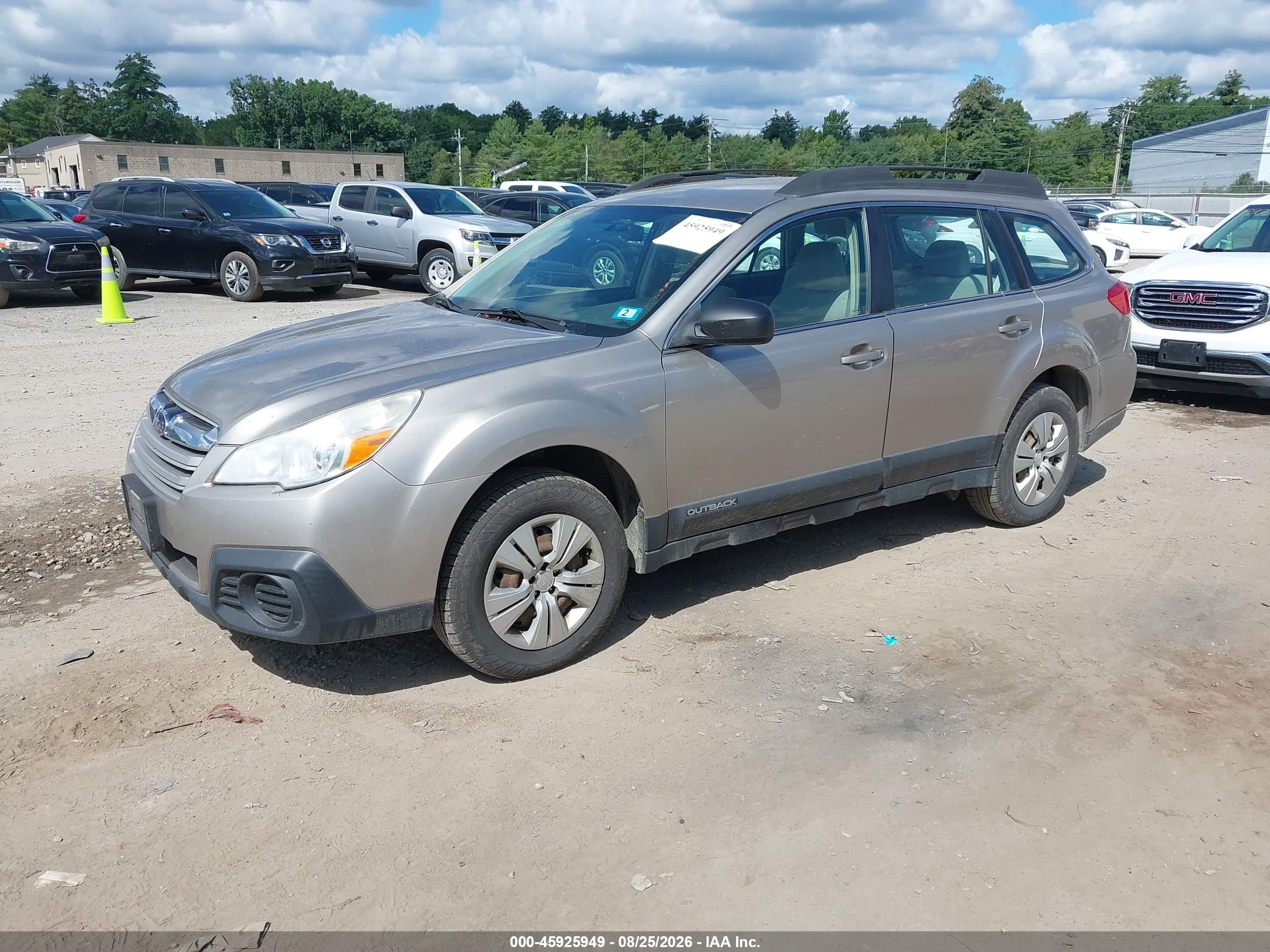 2014 Subaru Outback 2.5i Gold vin: 4S4BRBAC2E3232457