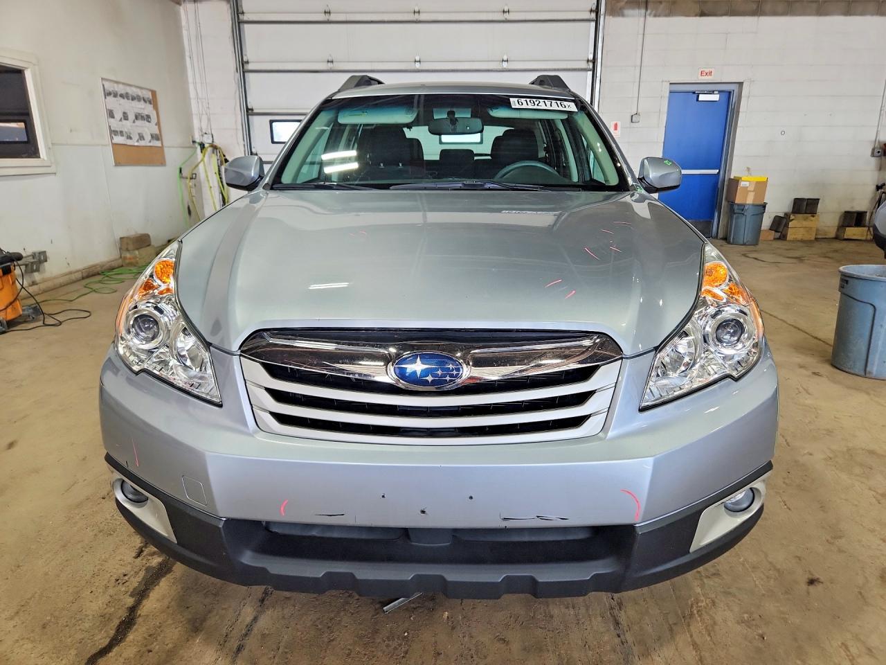 2012 Subaru Outback 2.5i Silver vin: 4S4BRBAC3C3205085
