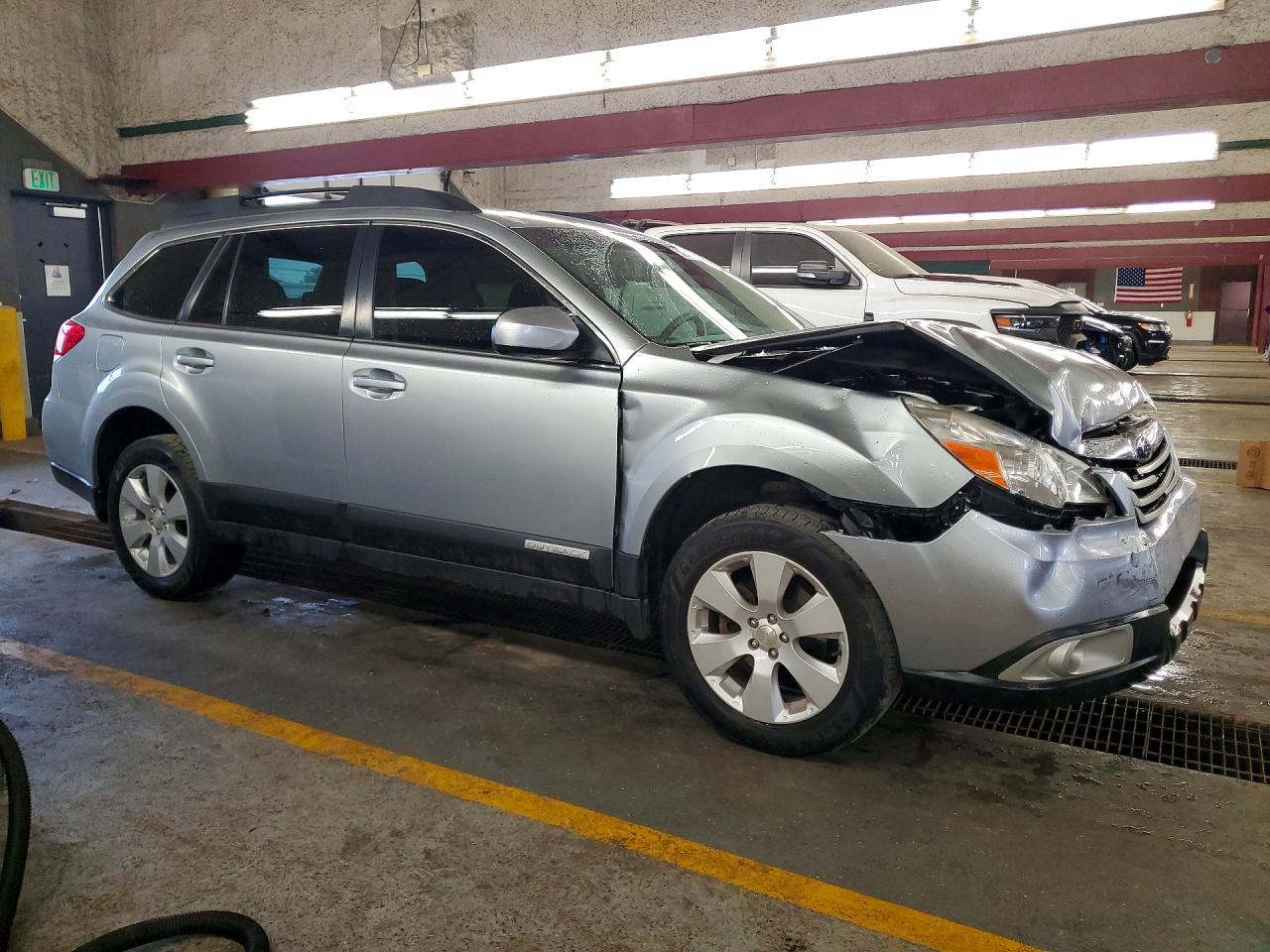 2012 Subaru Outback 2.5i Silver vin: 4S4BRBAC3C3214370