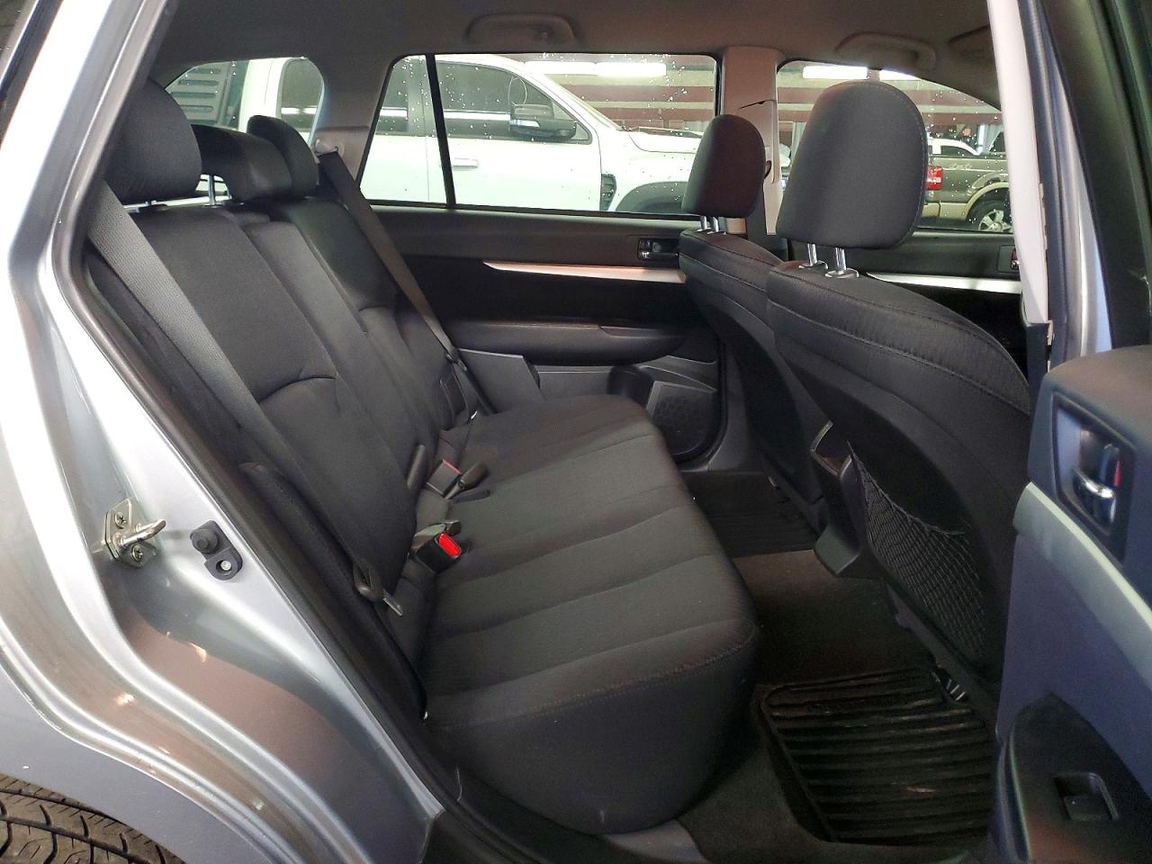 2012 Subaru Outback 2.5i Silver vin: 4S4BRBAC3C3214370