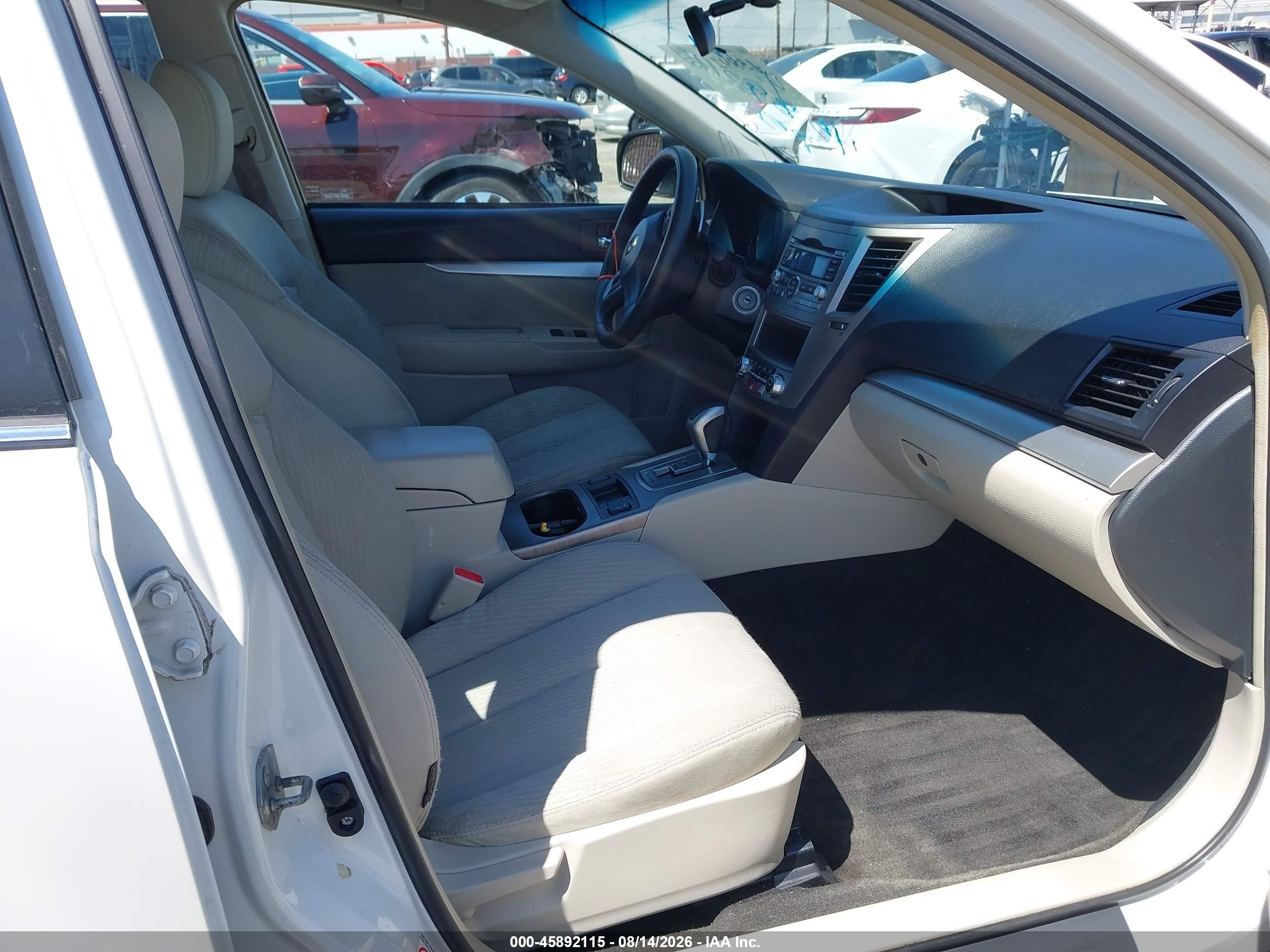 2012 Subaru Outback 2.5i White vin: 4S4BRBAC3C3229175