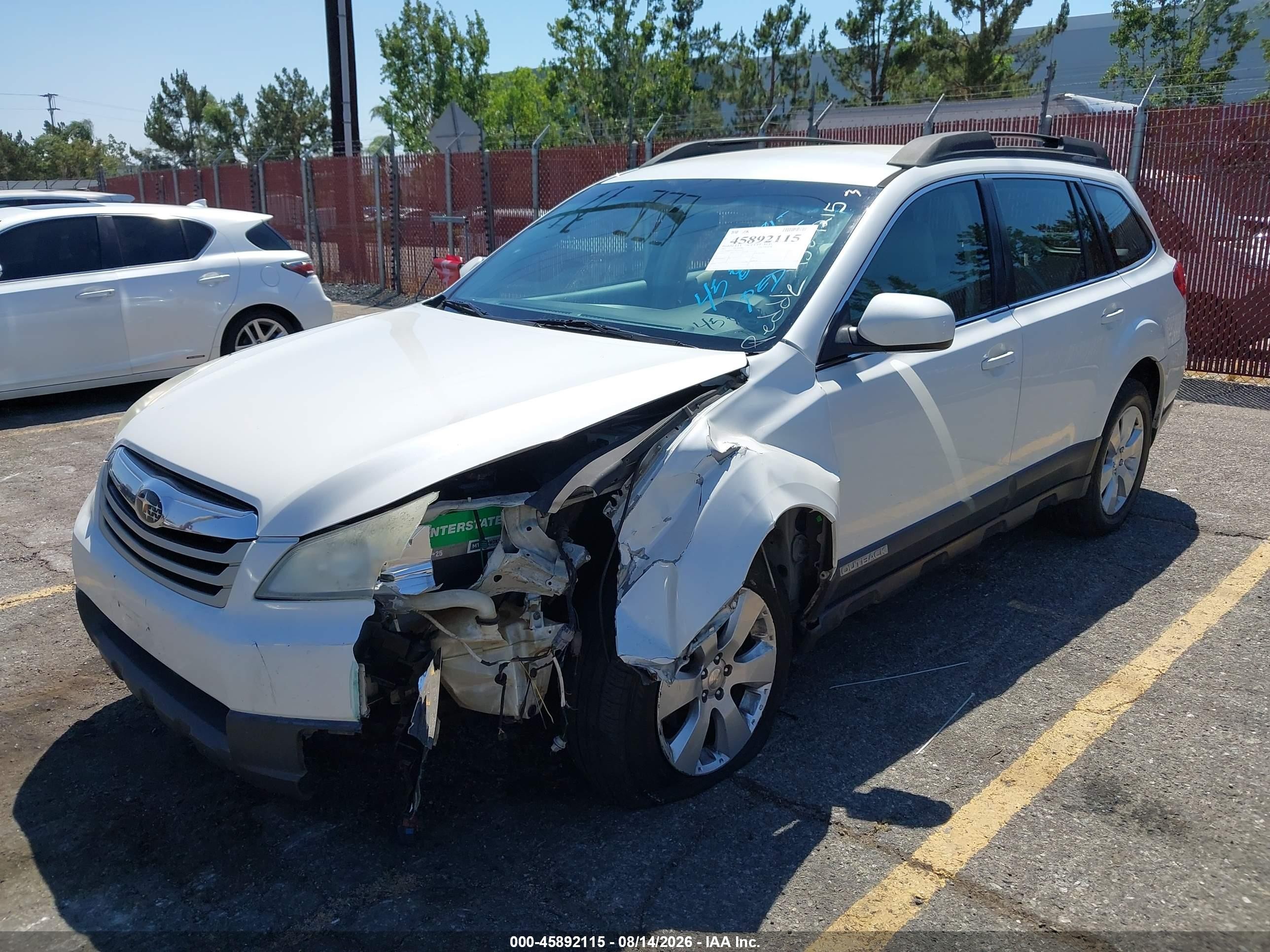 2012 Subaru Outback 2.5i White vin: 4S4BRBAC3C3229175