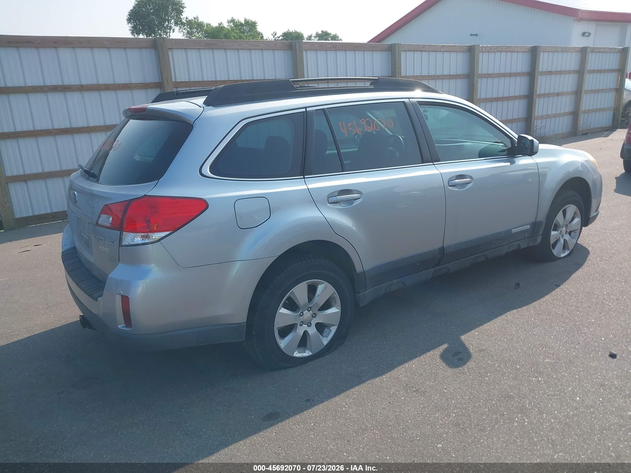 2012 Subaru Outback 2.5i Silver vin: 4S4BRBAC3C3286248