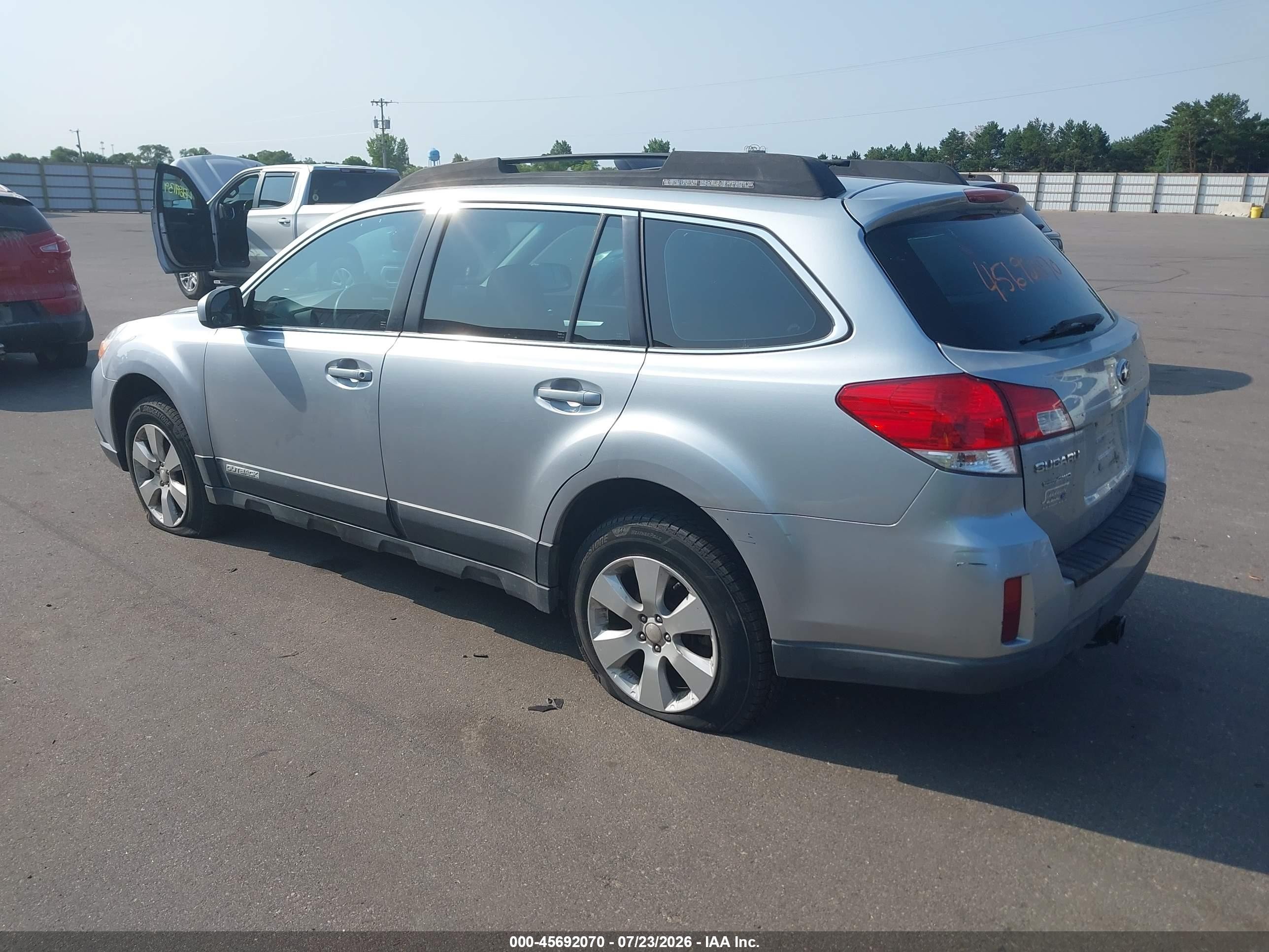 2012 Subaru Outback 2.5i Silver vin: 4S4BRBAC3C3286248