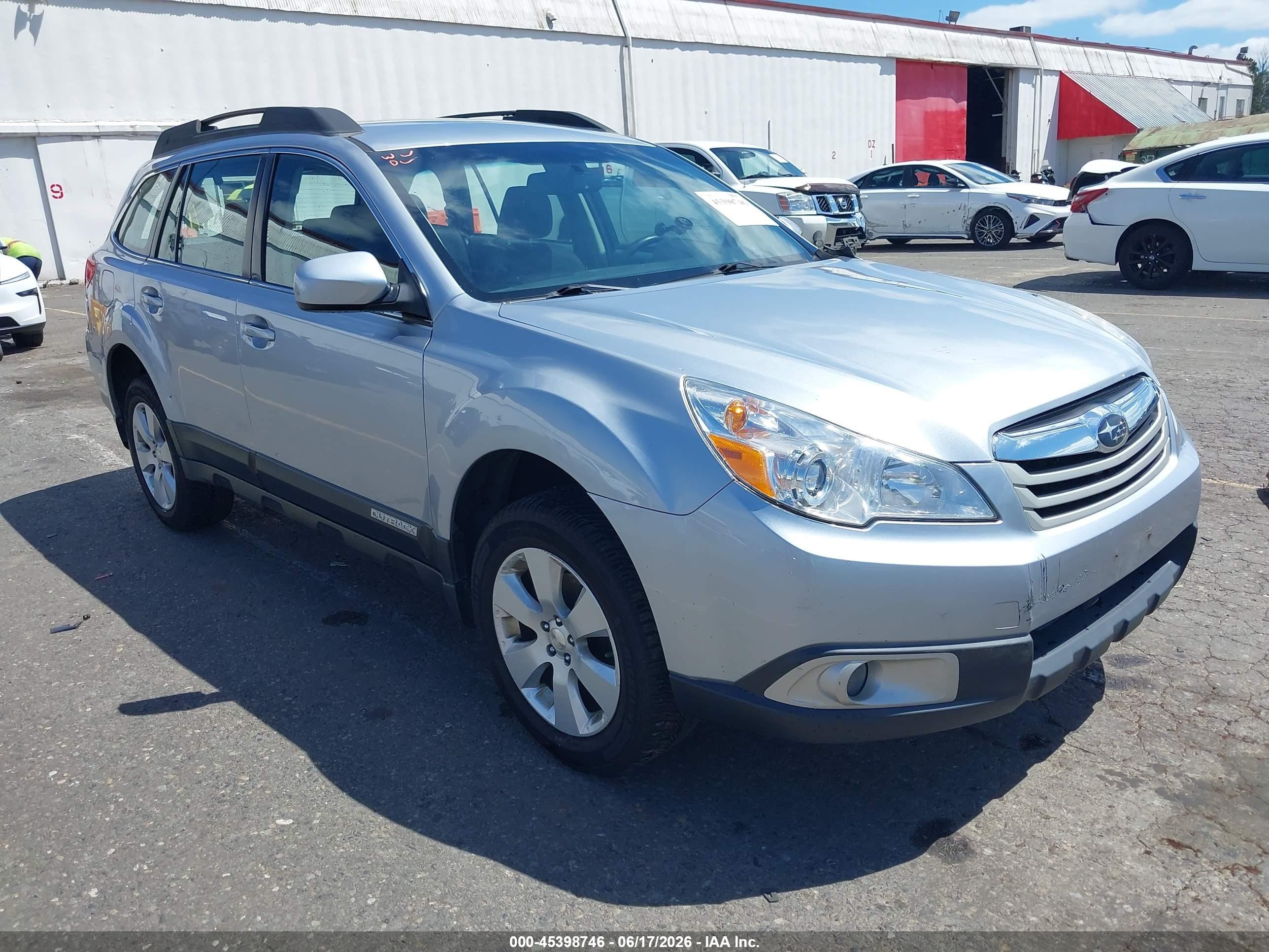 2012 Subaru Outback 2.5i Silver vin: 4S4BRBAC3C3301220