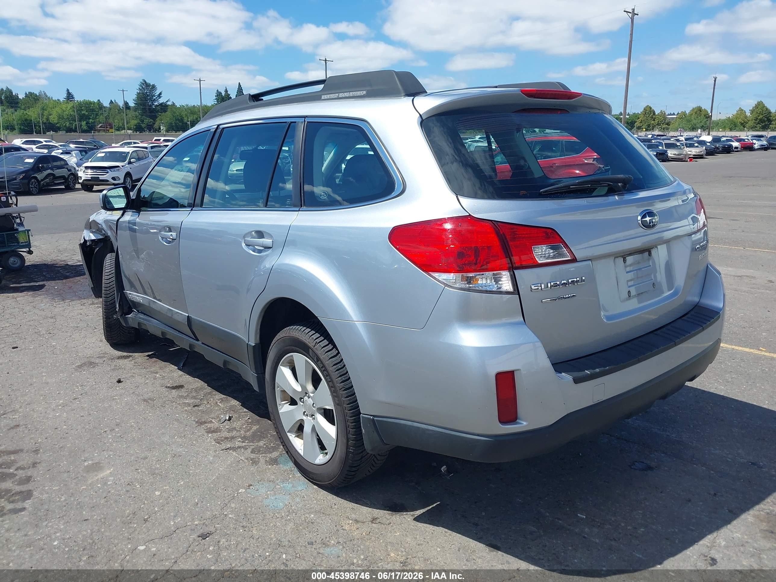 2012 Subaru Outback 2.5i Silver vin: 4S4BRBAC3C3301220
