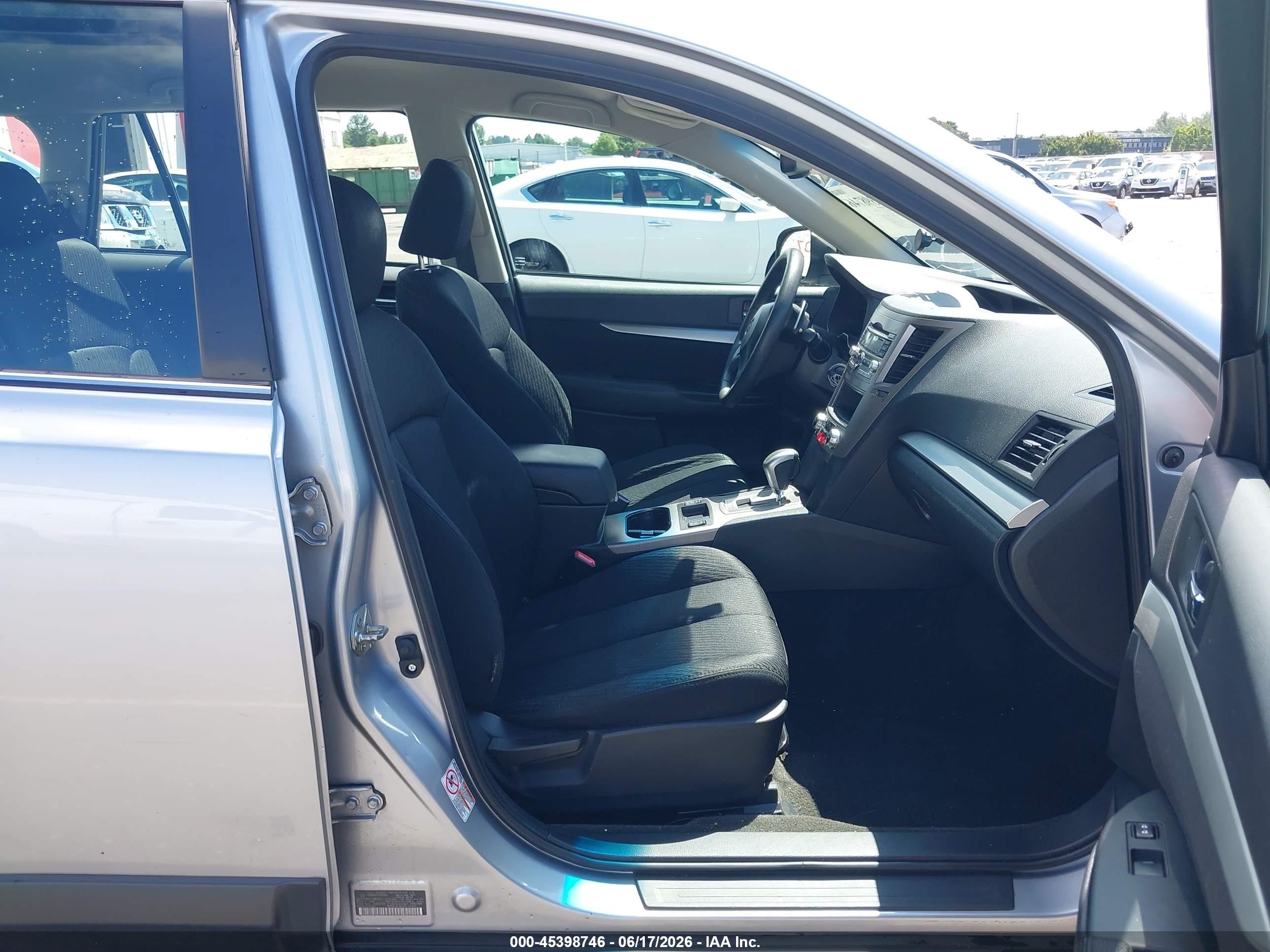2012 Subaru Outback 2.5i Silver vin: 4S4BRBAC3C3301220