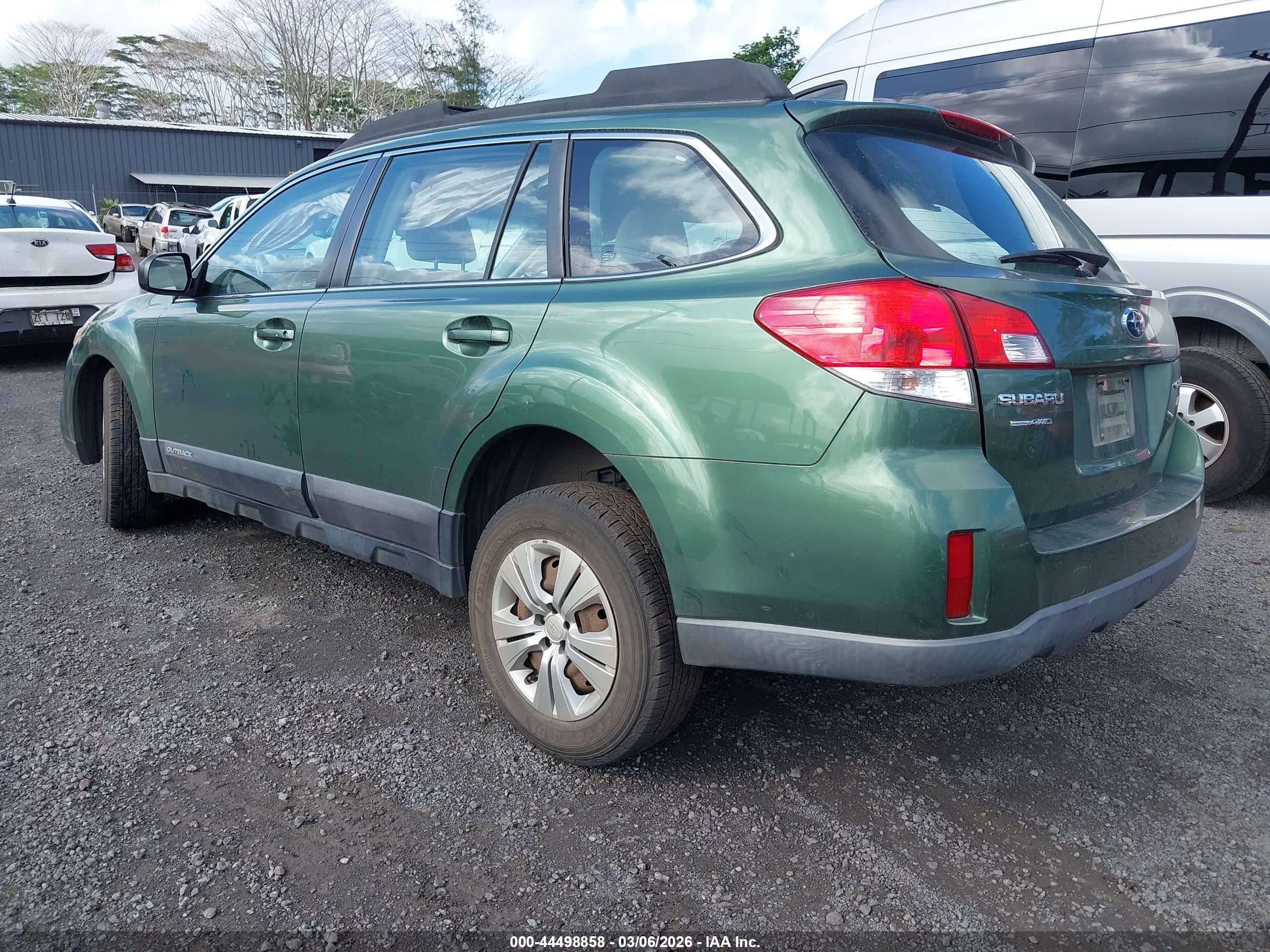 2013 Subaru Outback 2.5i Green vin: 4S4BRBAC3D3310663