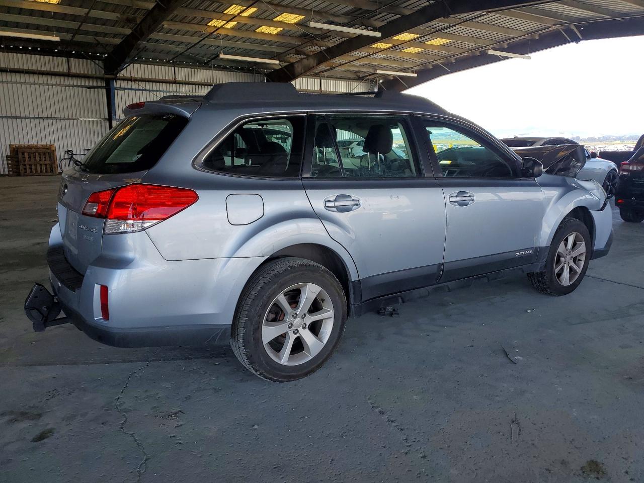 2014 Subaru Outback 2.5i Серебряный vin: 4S4BRBAC3E3260672