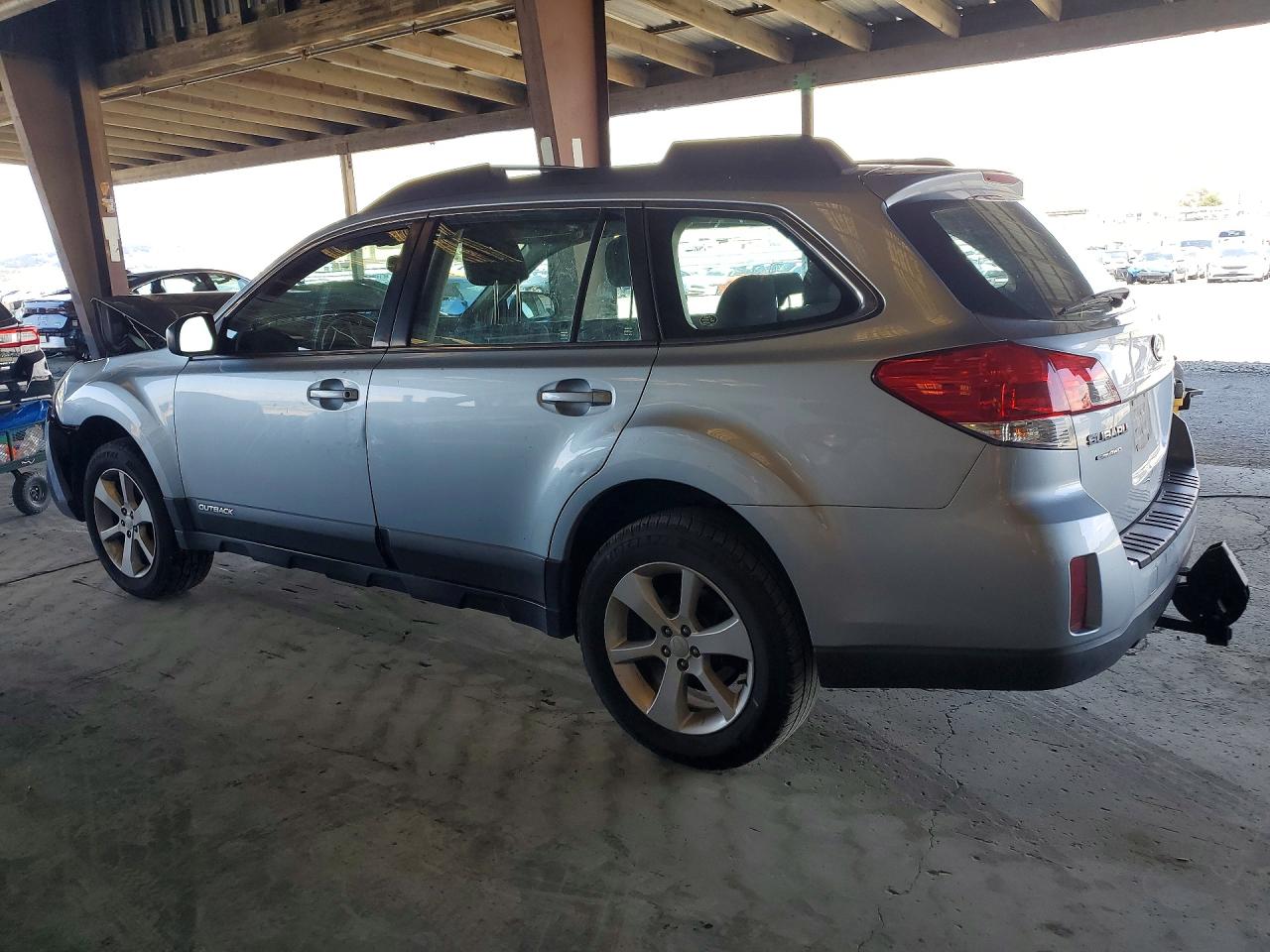 2014 Subaru Outback 2.5i Серебряный vin: 4S4BRBAC3E3260672