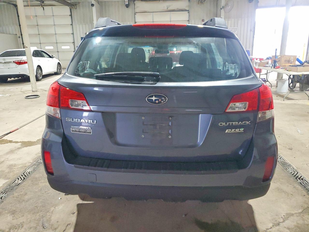 2014 Subaru Outback 2.5i Blue vin: 4S4BRBAC3E3320336