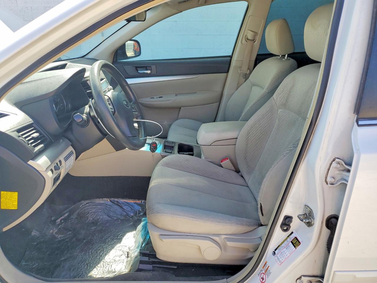 2012 Subaru Outback 2.5i Белый vin: 4S4BRBAC4C3260631