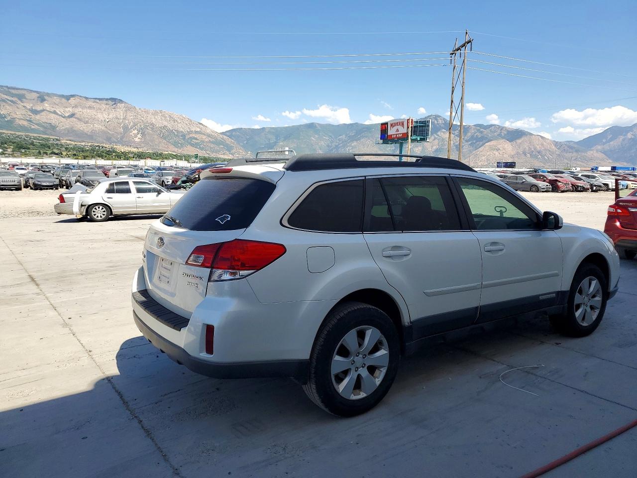 2012 Subaru Outback 2.5i Белый vin: 4S4BRBAC4C3260631