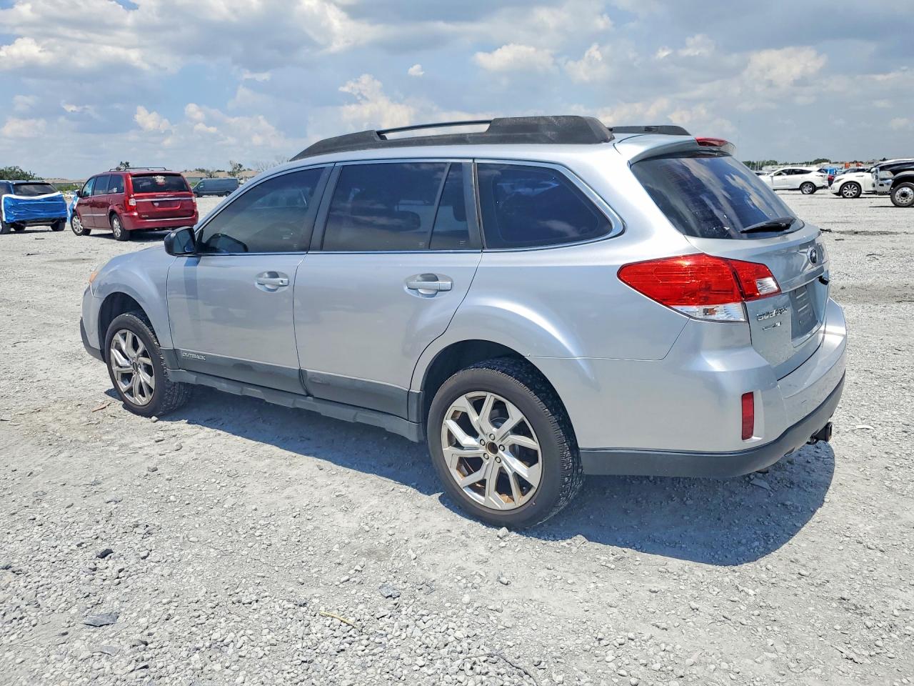 2013 Subaru Outback 2.5i Silver vin: 4S4BRBAC4D3254684
