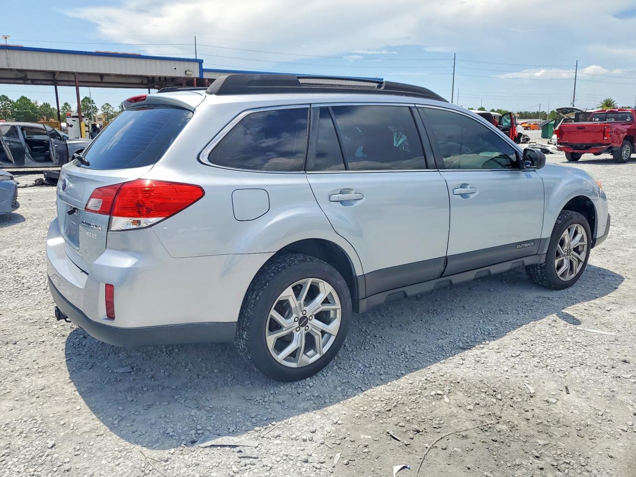 2013 Subaru Outback 2.5i Silver vin: 4S4BRBAC4D3254684