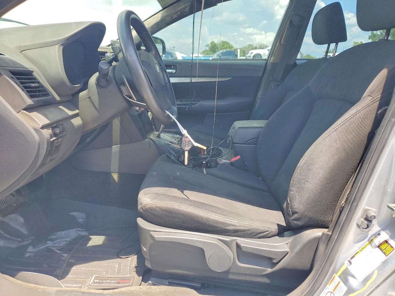 2013 Subaru Outback 2.5i Silver vin: 4S4BRBAC4D3254684