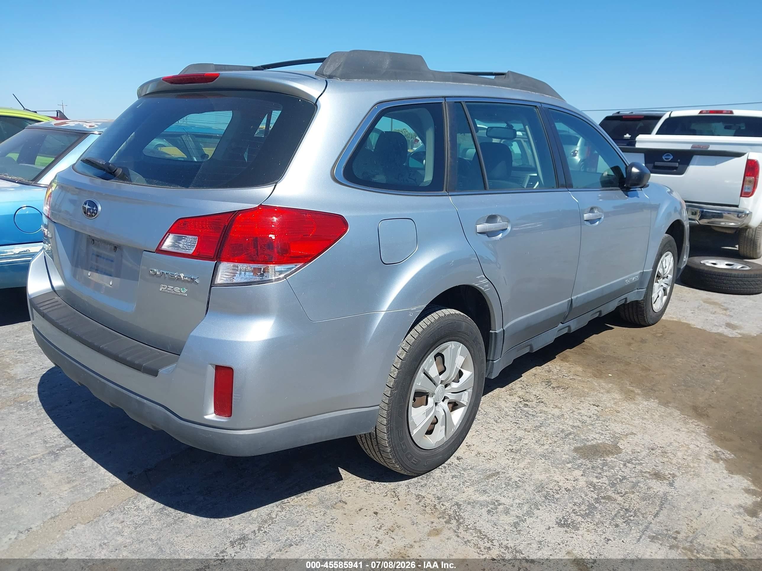 2014 Subaru Outback 2.5i Silver vin: 4S4BRBAC4E3219094