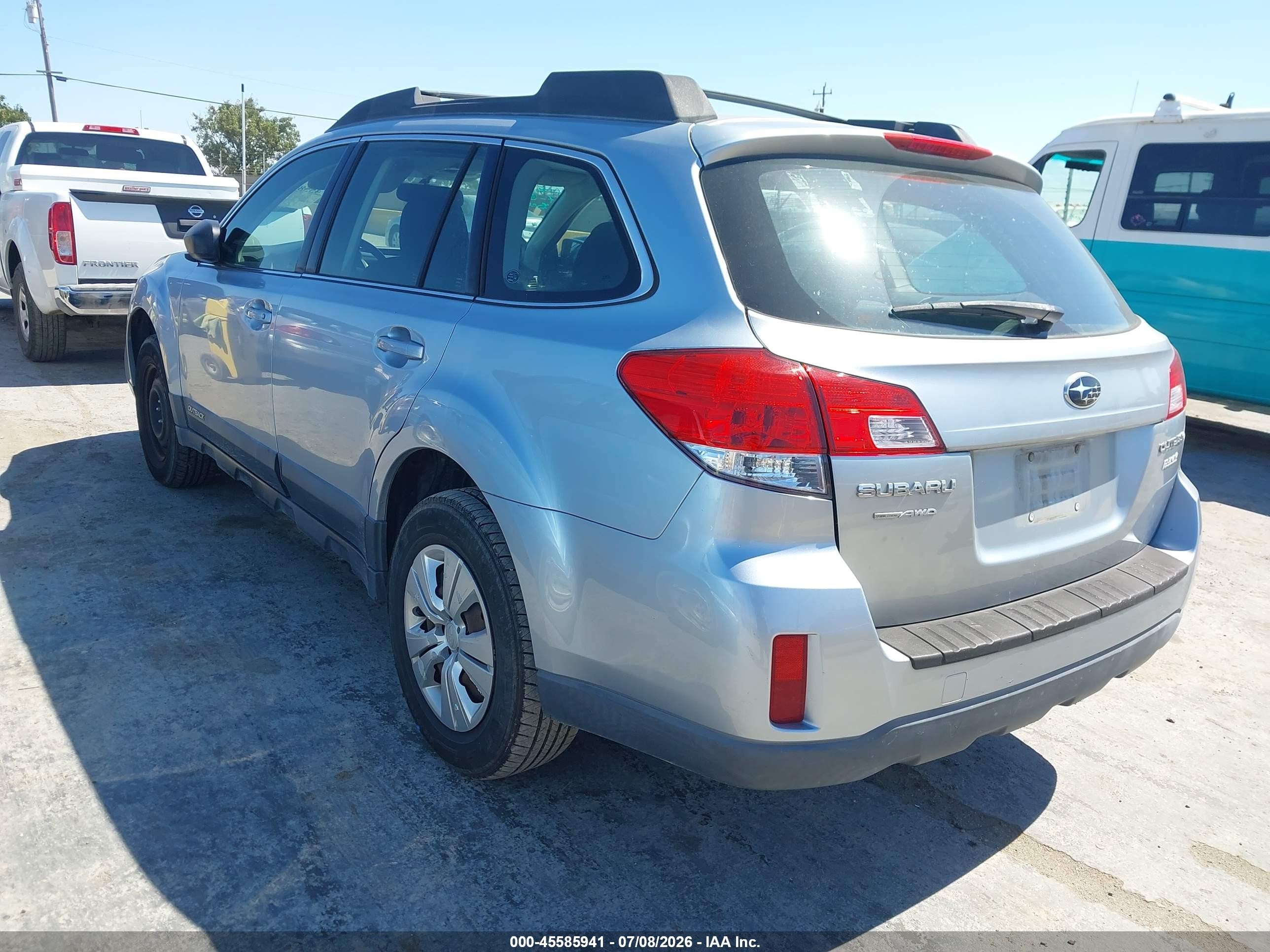 2014 Subaru Outback 2.5i Silver vin: 4S4BRBAC4E3219094