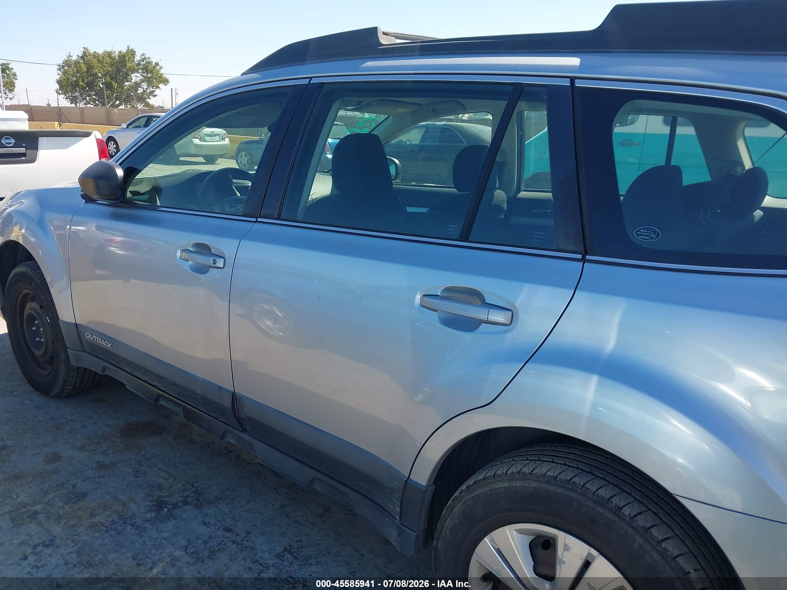 2014 Subaru Outback 2.5i Silver vin: 4S4BRBAC4E3219094