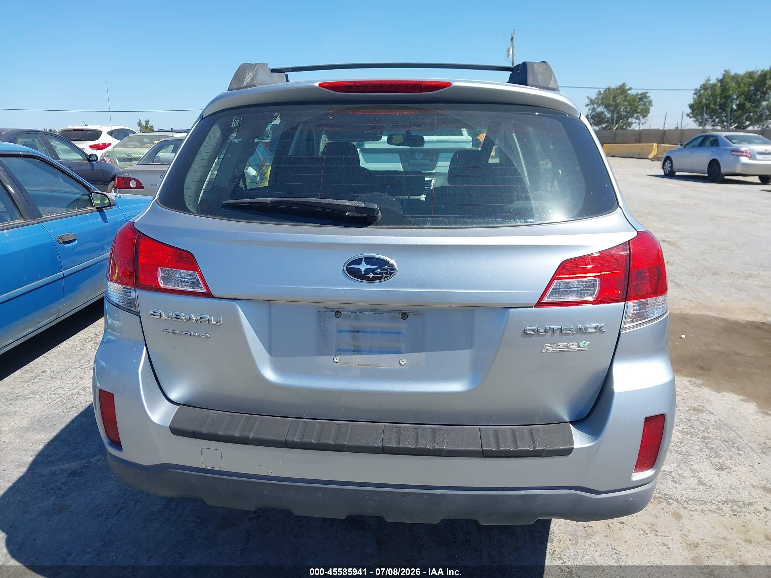 2014 Subaru Outback 2.5i Silver vin: 4S4BRBAC4E3219094