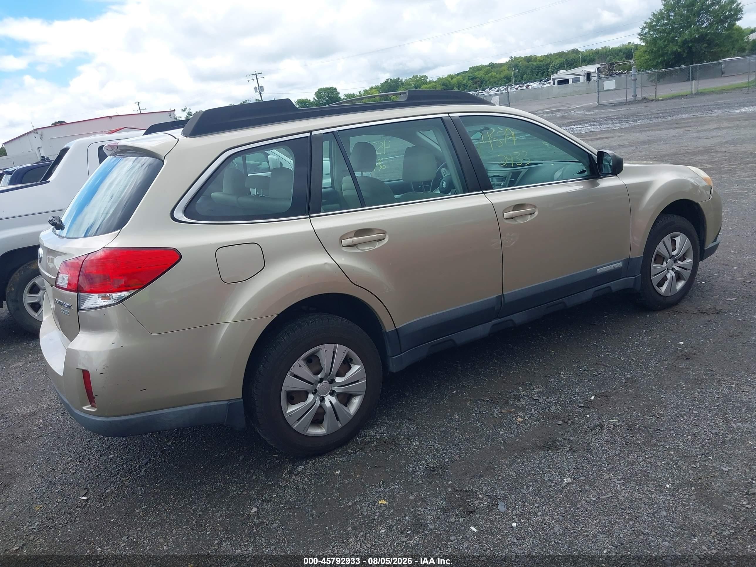 2010 Subaru Outback 2.5i Champagne vin: 4S4BRBAC5A3353784