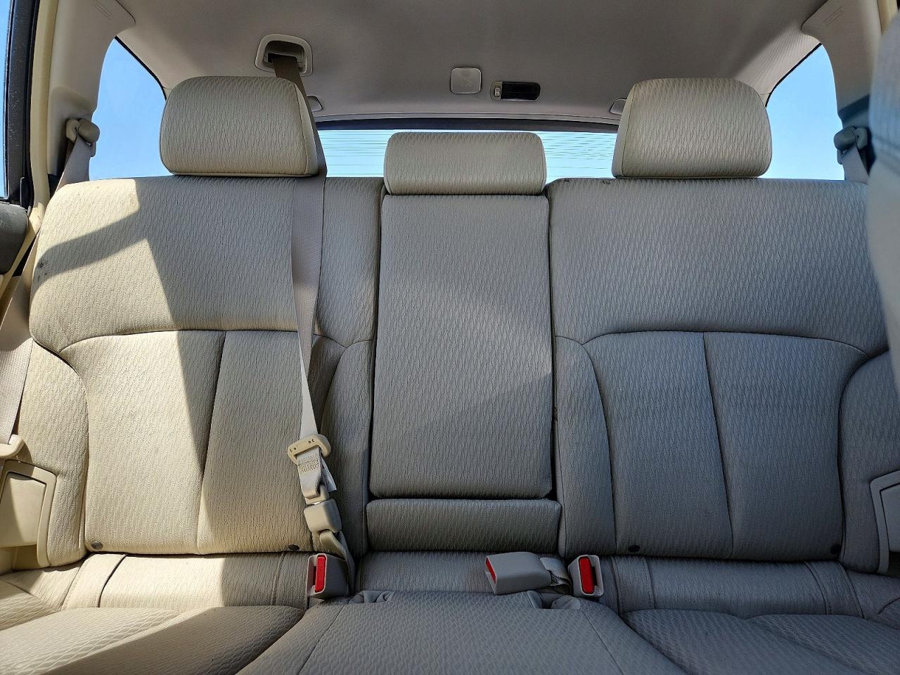 2011 Subaru Outback 2.5i Белый vin: 4S4BRBAC5B3404721