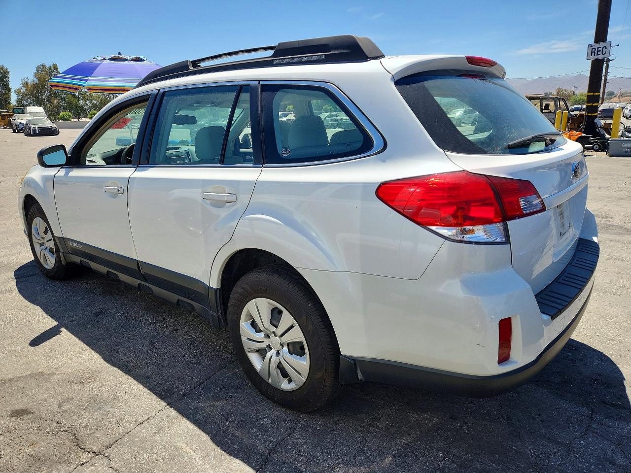 2011 Subaru Outback 2.5i Белый vin: 4S4BRBAC5B3404721
