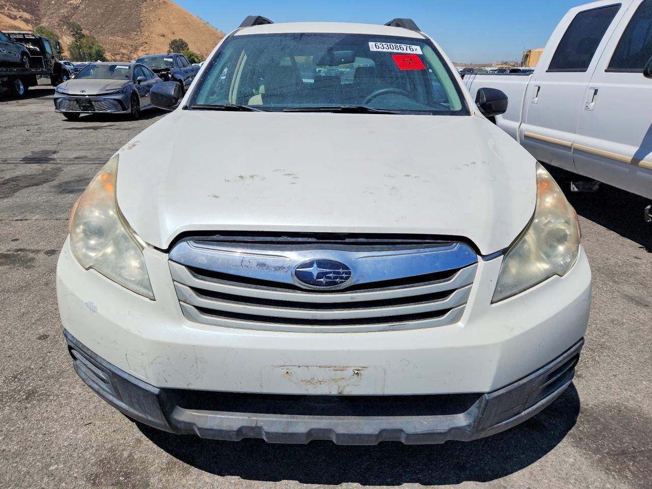 2011 Subaru Outback 2.5i Белый vin: 4S4BRBAC5B3404721
