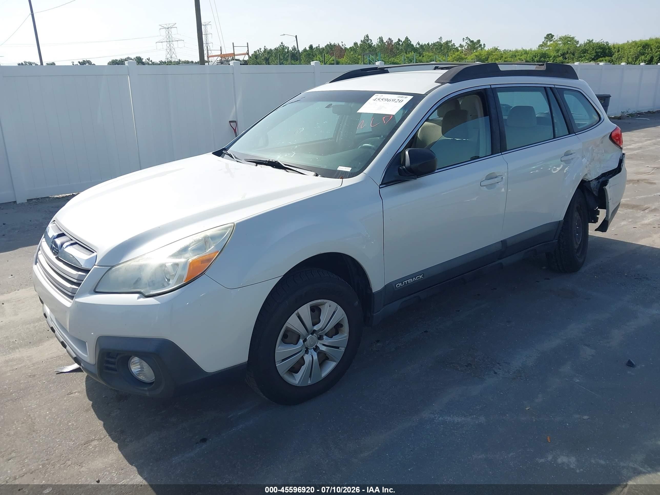 2014 Subaru Outback 2.5i White vin: 4S4BRBAC5E1223487