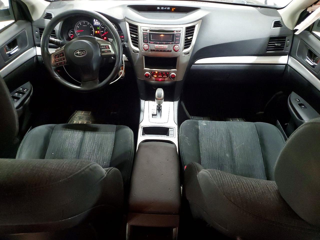 2014 Subaru Outback 2.5i Silver vin: 4S4BRBAC5E3261824