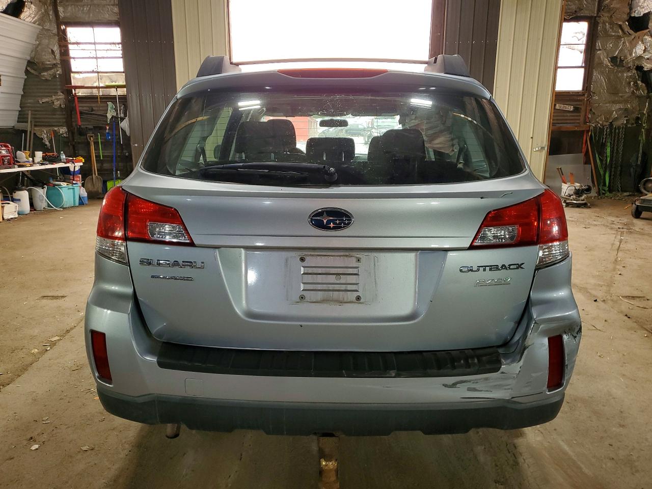 2014 Subaru Outback 2.5i Silver vin: 4S4BRBAC5E3261824