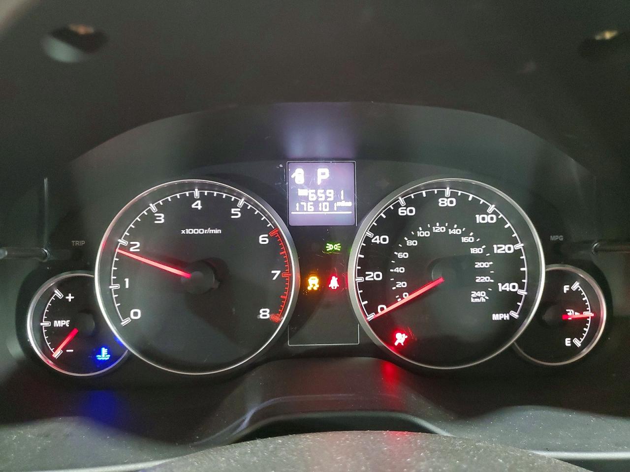 2014 Subaru Outback 2.5i Silver vin: 4S4BRBAC5E3261824