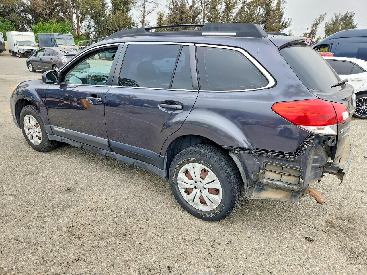 2011 Subaru Outback 2.5i Gray vin: 4S4BRBAC6B3388898
