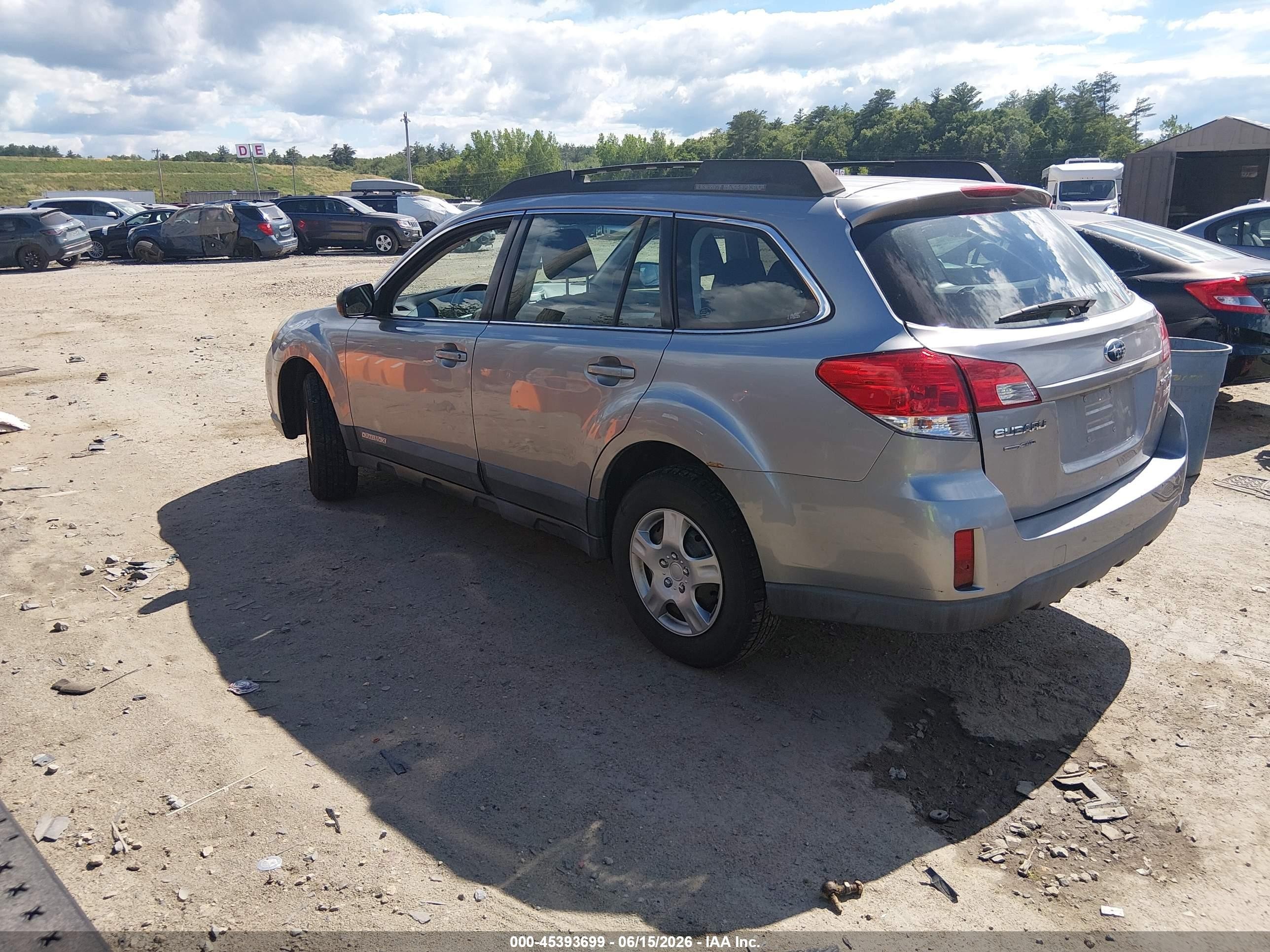 2011 Subaru Outback 2.5i Silver vin: 4S4BRBAC6B3402458