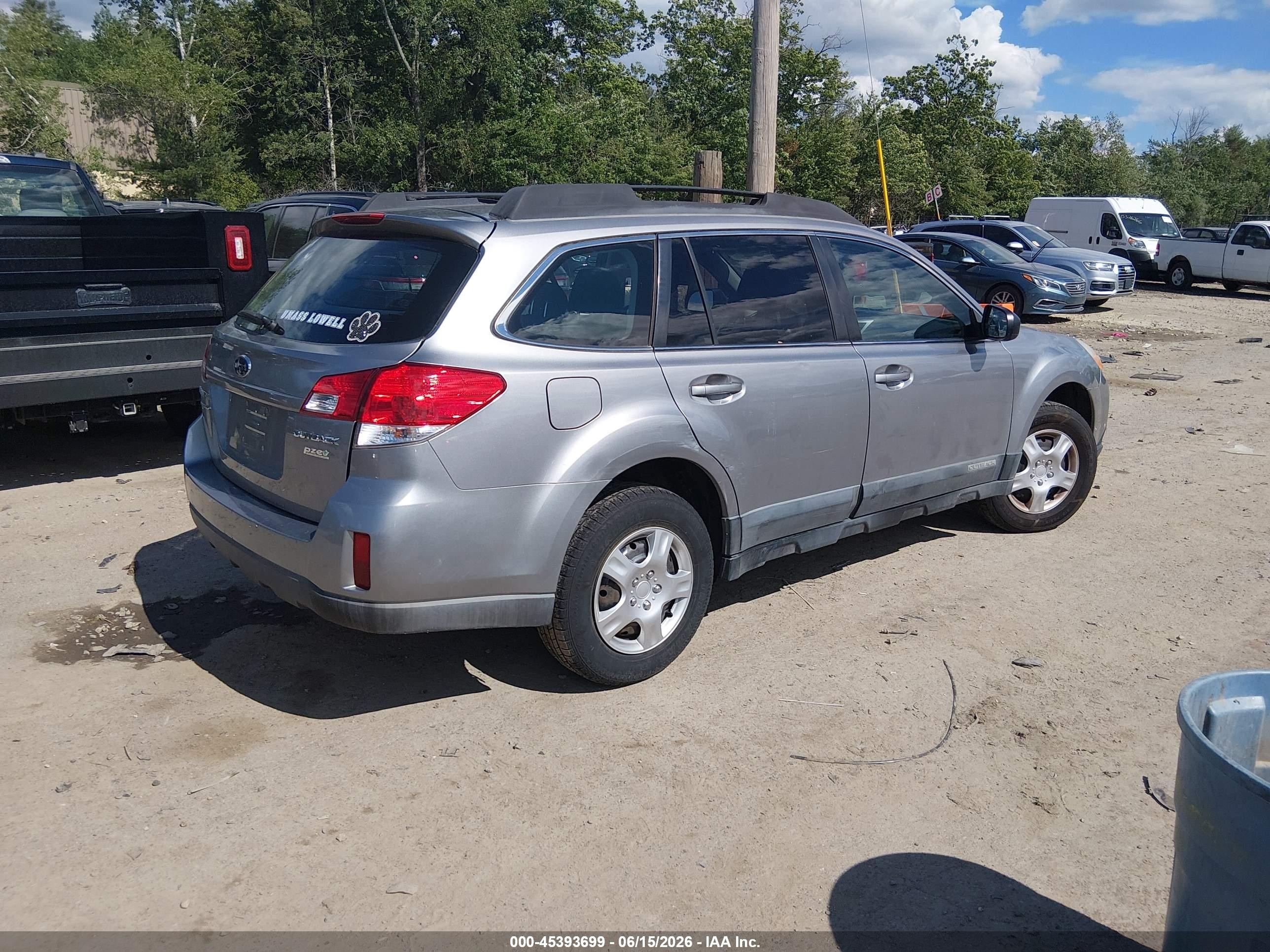 2011 Subaru Outback 2.5i Silver vin: 4S4BRBAC6B3402458