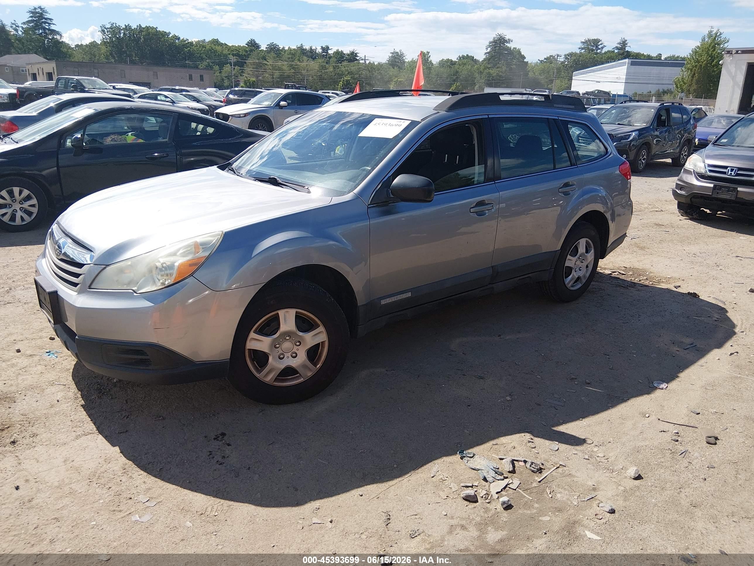 2011 Subaru Outback 2.5i Silver vin: 4S4BRBAC6B3402458