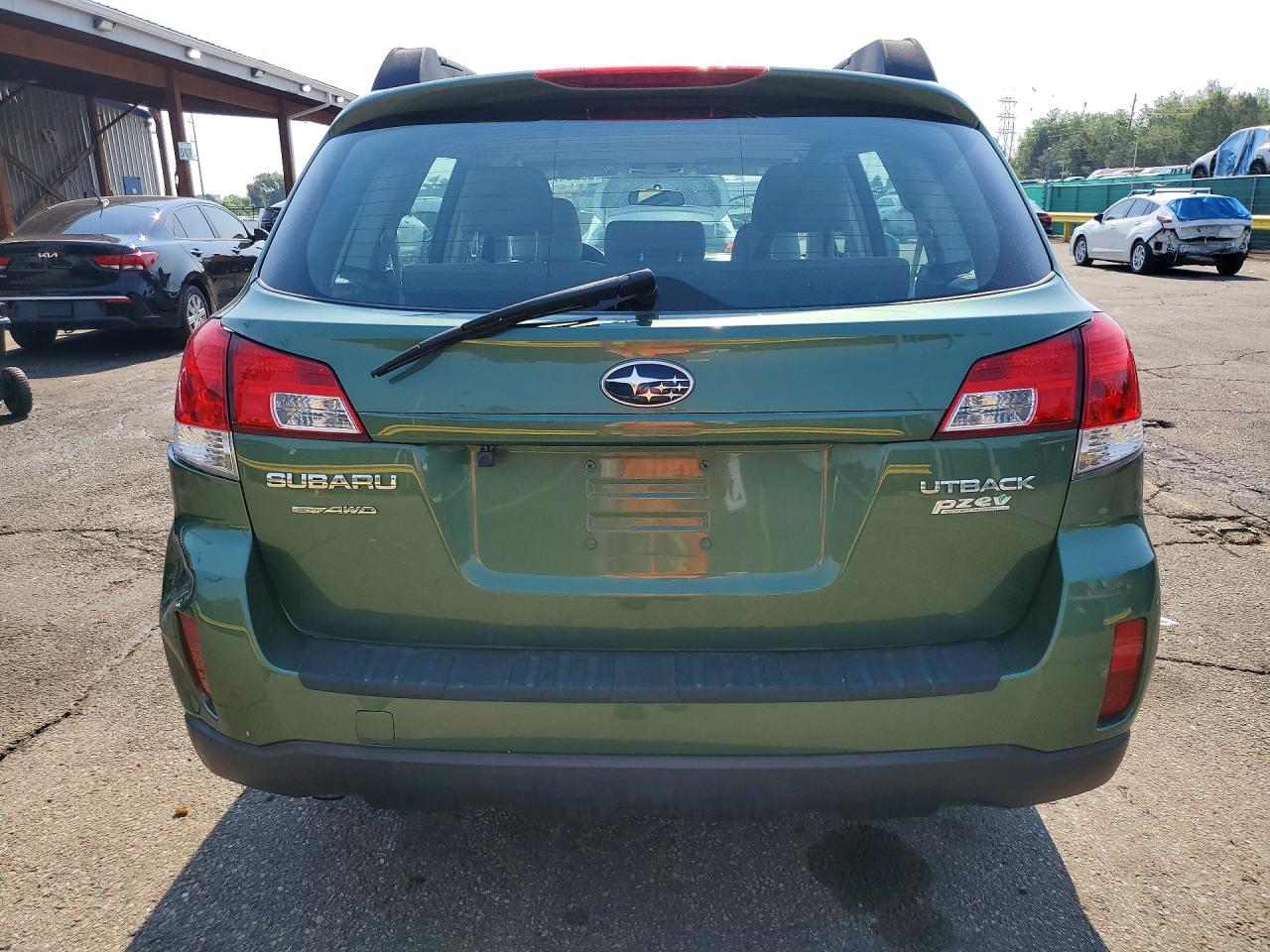2011 Subaru Outback 2.5i Зеленый vin: 4S4BRBAC6B3406252