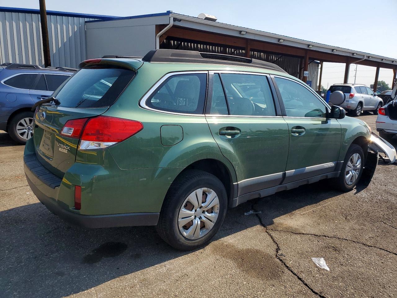 2011 Subaru Outback 2.5i Зеленый vin: 4S4BRBAC6B3406252