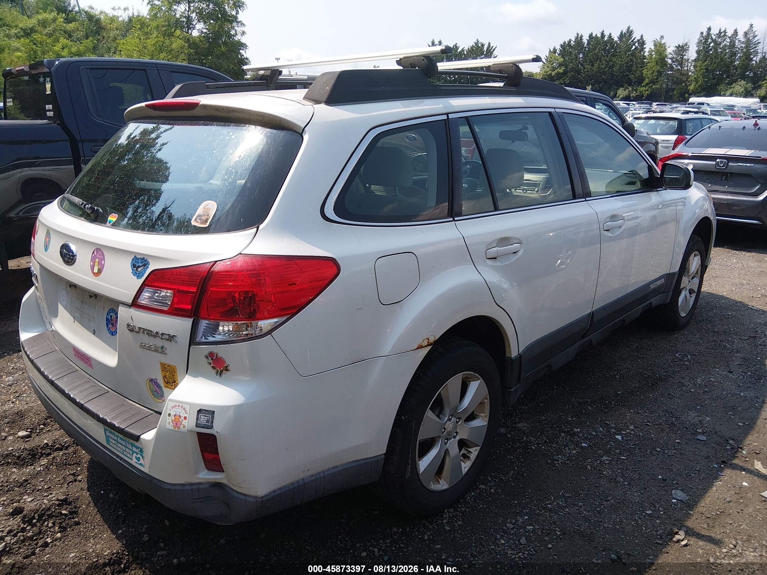 2012 Subaru Outback 2.5i White vin: 4S4BRBAC6C3225993