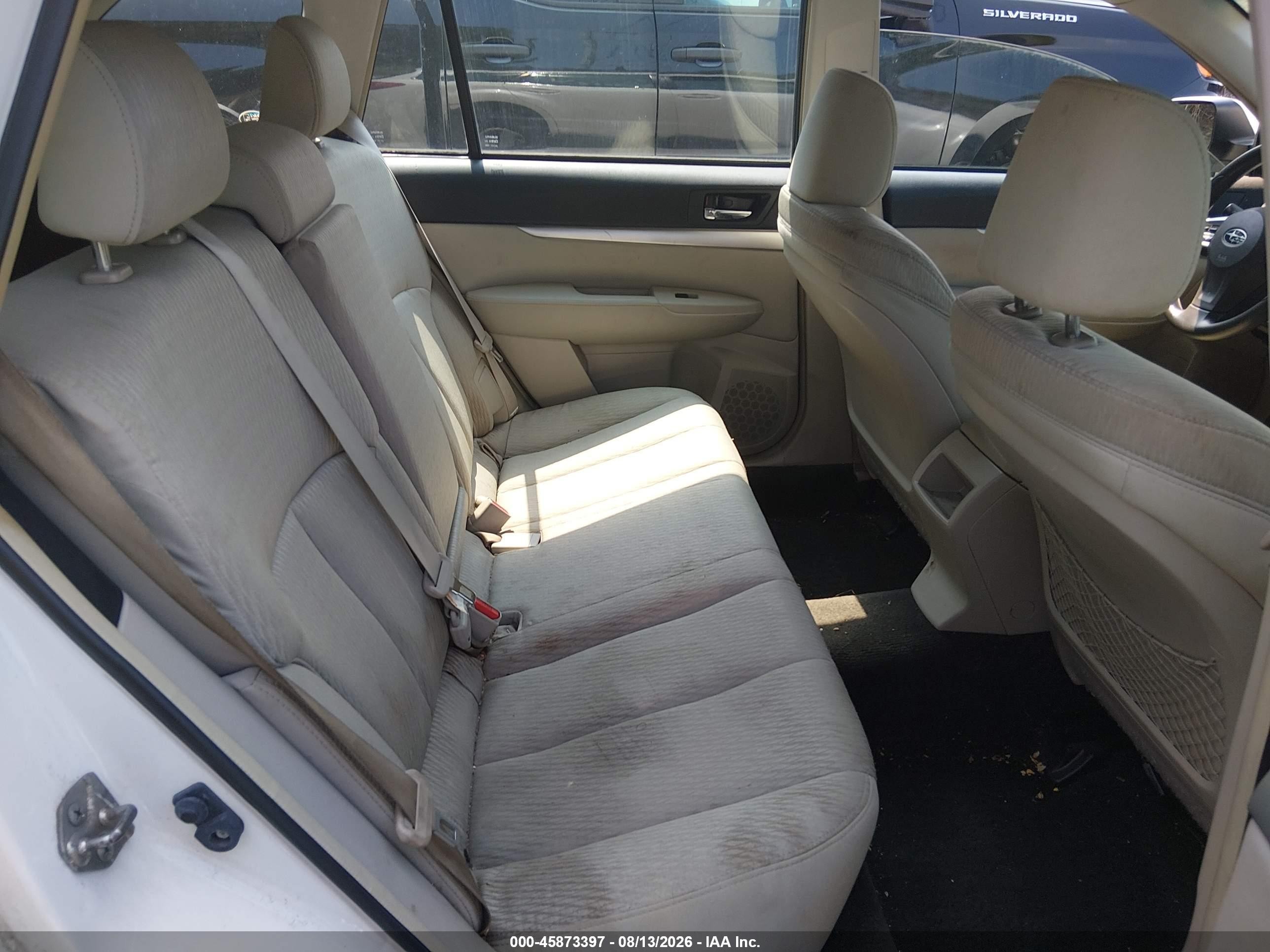 2012 Subaru Outback 2.5i White vin: 4S4BRBAC6C3225993