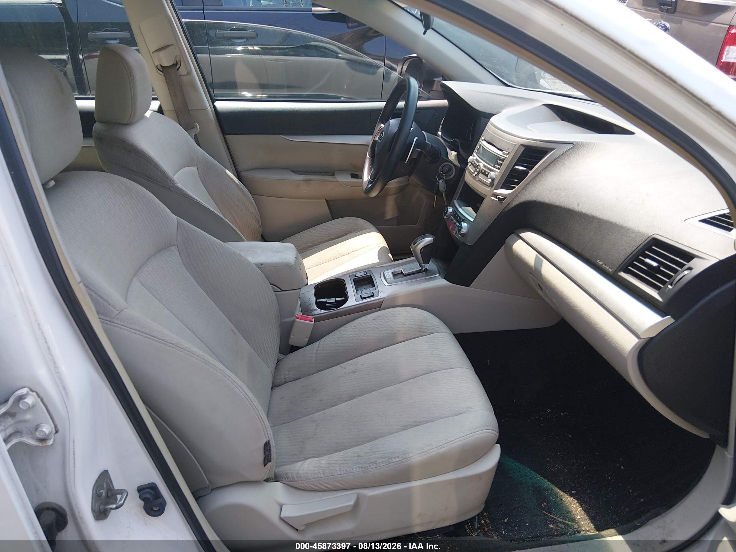 2012 Subaru Outback 2.5i White vin: 4S4BRBAC6C3225993