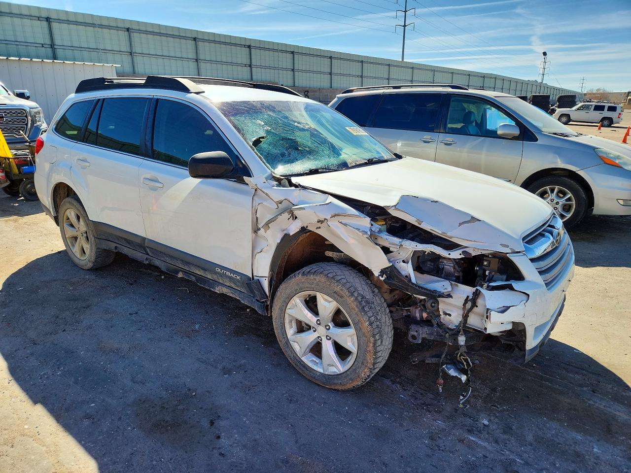 2014 Subaru Outback 2.5i White vin: 4S4BRBAC6E3278891