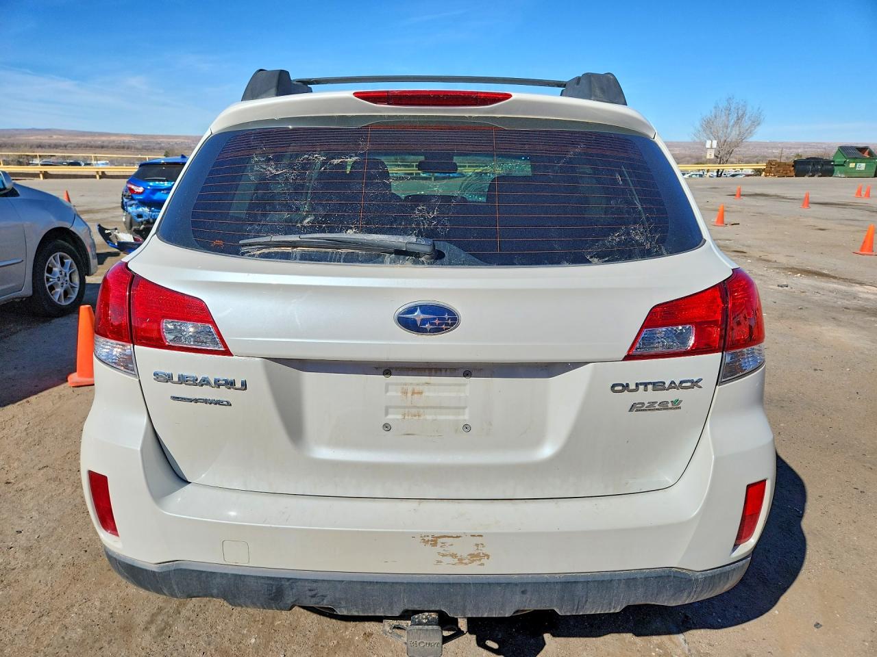 2014 Subaru Outback 2.5i White vin: 4S4BRBAC6E3278891