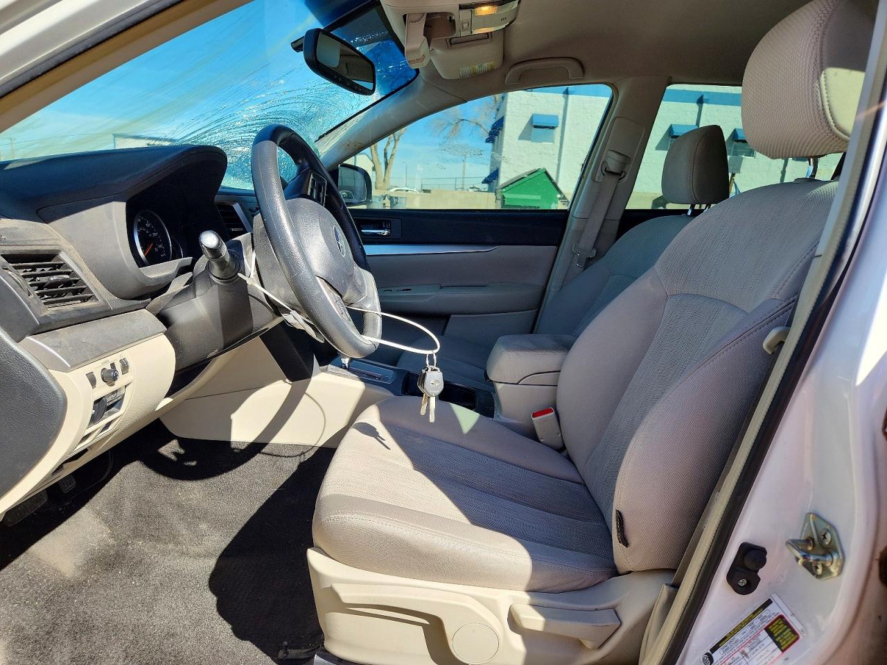 2014 Subaru Outback 2.5i White vin: 4S4BRBAC6E3278891